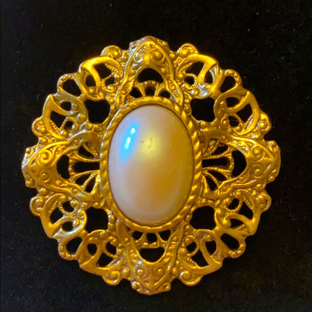 5/20 VTG Stunning Mother of Pearl and Filigree